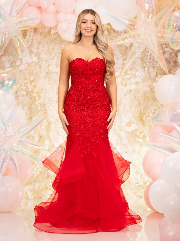 Dominique Red for wholesale on Faire0