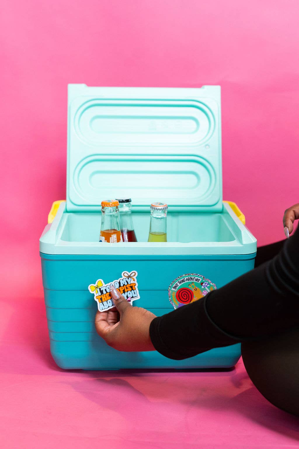 NatterDoodle - Wholesale Sticker - One Thing About Me: I Dilly & I Dally Sticker – Cute Snail 1