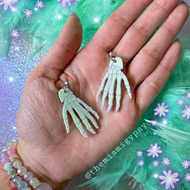 Cosmic lovely – Engroshandel Hængeøreringe og creoløreringe – Kawaii skelet Hand Øreringe