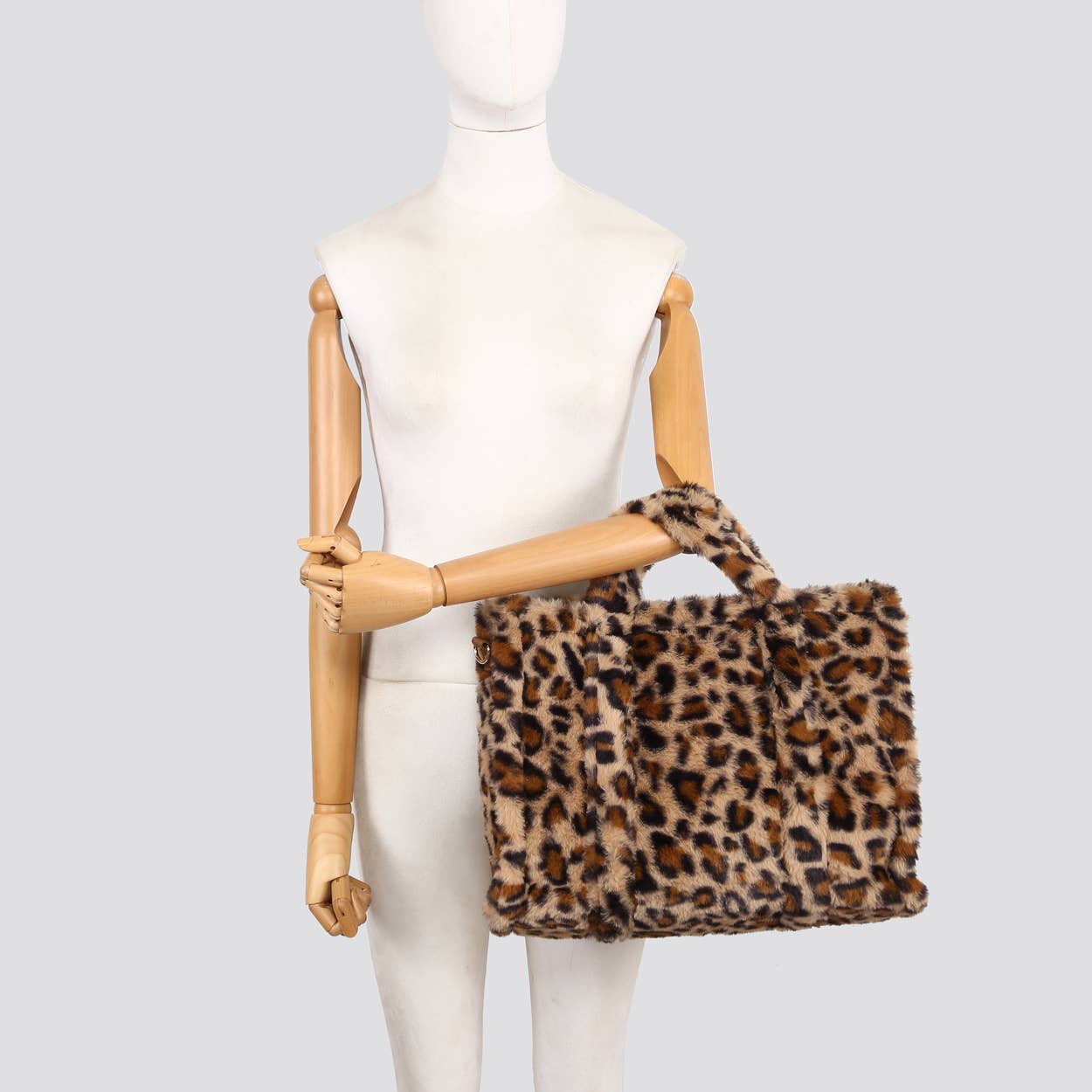 House of Milano - Wholesale Tote Bag - Women's - 25423 Faux Fur Leopard Print Tote Bag6