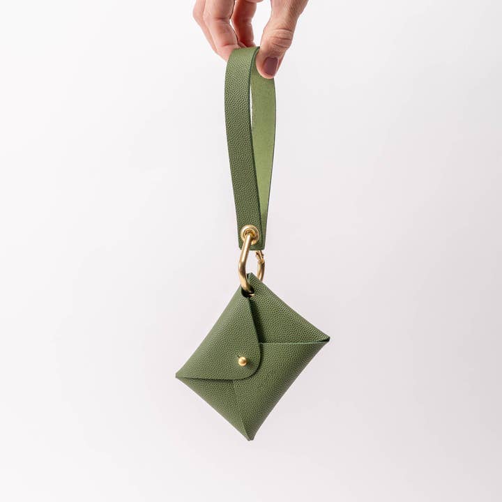 Avryn Co. – wholesale Wallet – Women's – Moss Green Pebbled Leather Wristlet Wallet Set1