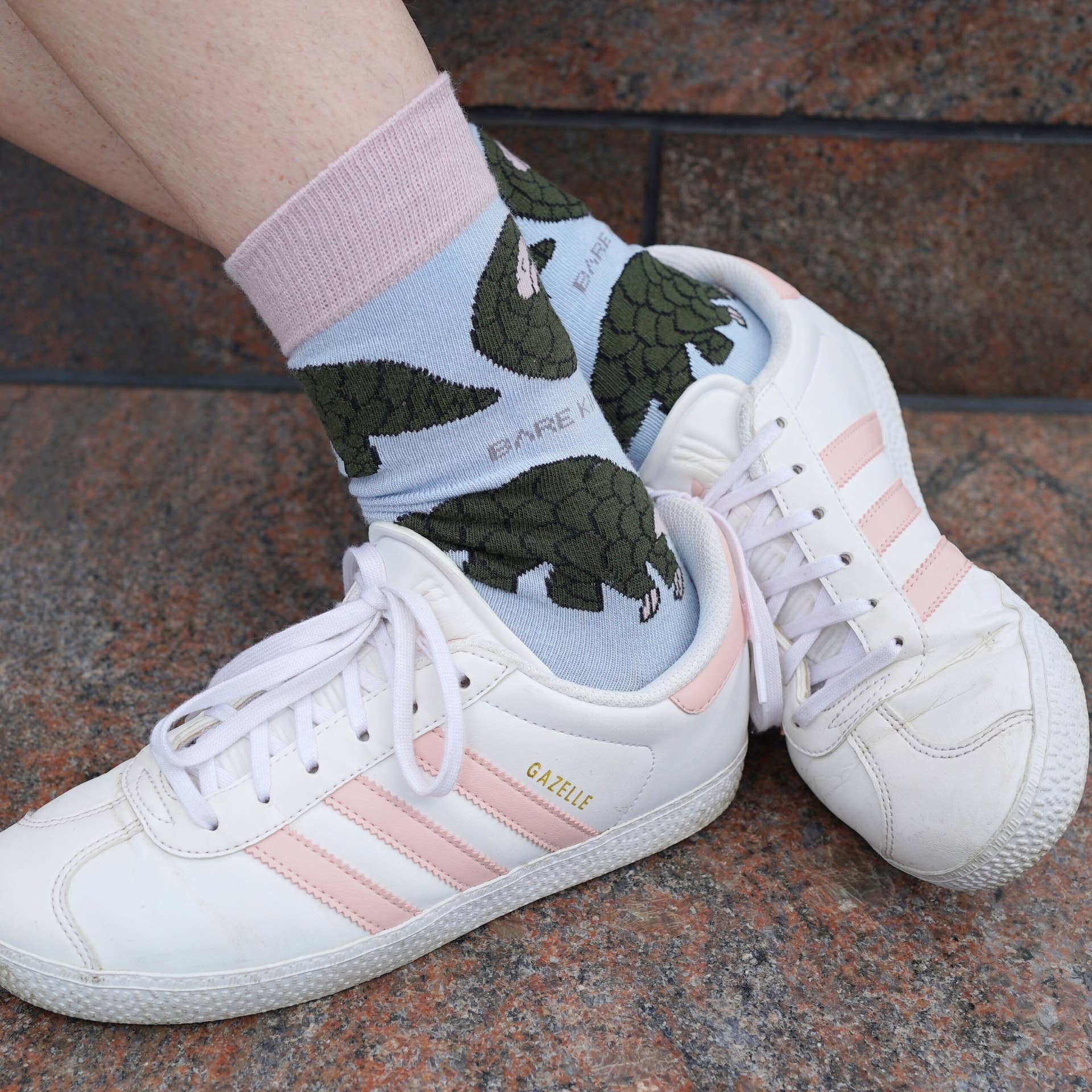 Bare Kind Socks - Vente Chaussettes – unisexe - Chaussettes Pangolin en bambou bleu pastel7