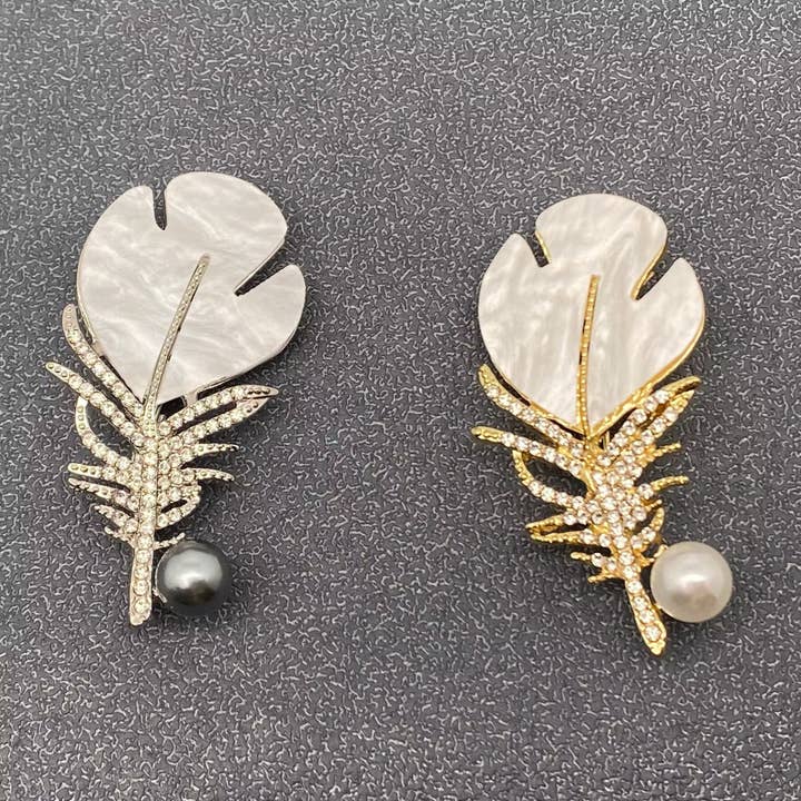 Rhinestone Feather Brooch for wholesale by Mio Queena