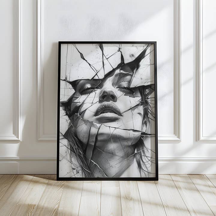 Krossad Nåd | Abstrakt Kvinna i Krossat Glas Väggkonst Tryck för wholesale av Belter Prints