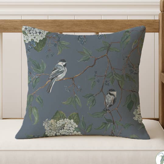 Almofada Premium Jardim Submerso em Azul Marinho Profundo por atacado de Melissa Dayton Art and Design