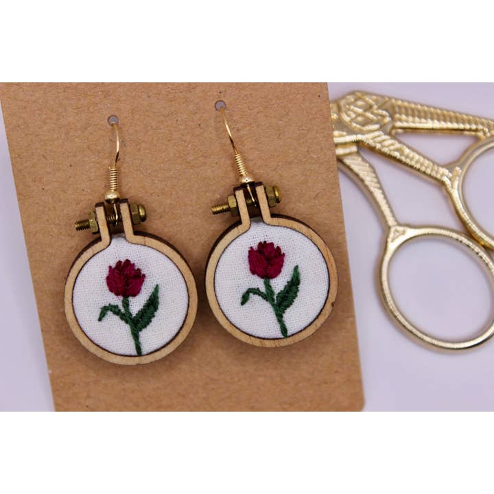 MVA Embroidery – Großhandel Ohrhänger – Handgestickte Tulpen-Blumenohrringe2