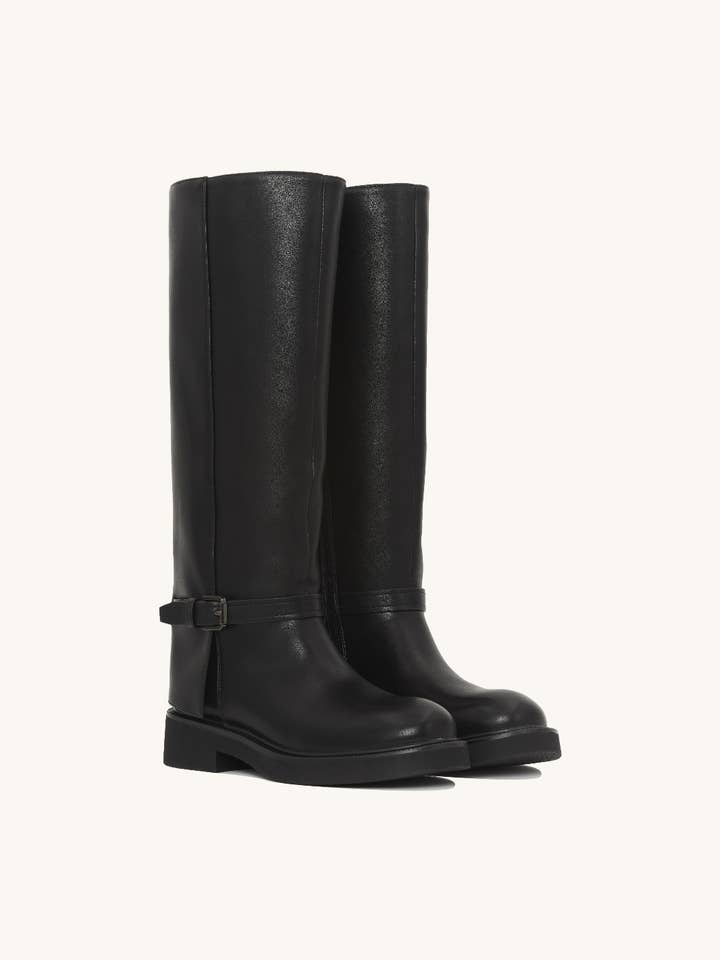 Black Riding boot in faux leather C-368 for wholesale on Faire3