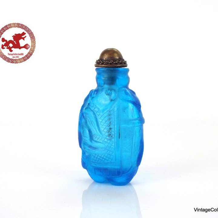 Vintagecollection888 - Vendita all'ingrosso Decorazioni da tavolo - Antica bottiglia cinese da fiuto in vetro blu intagliato.