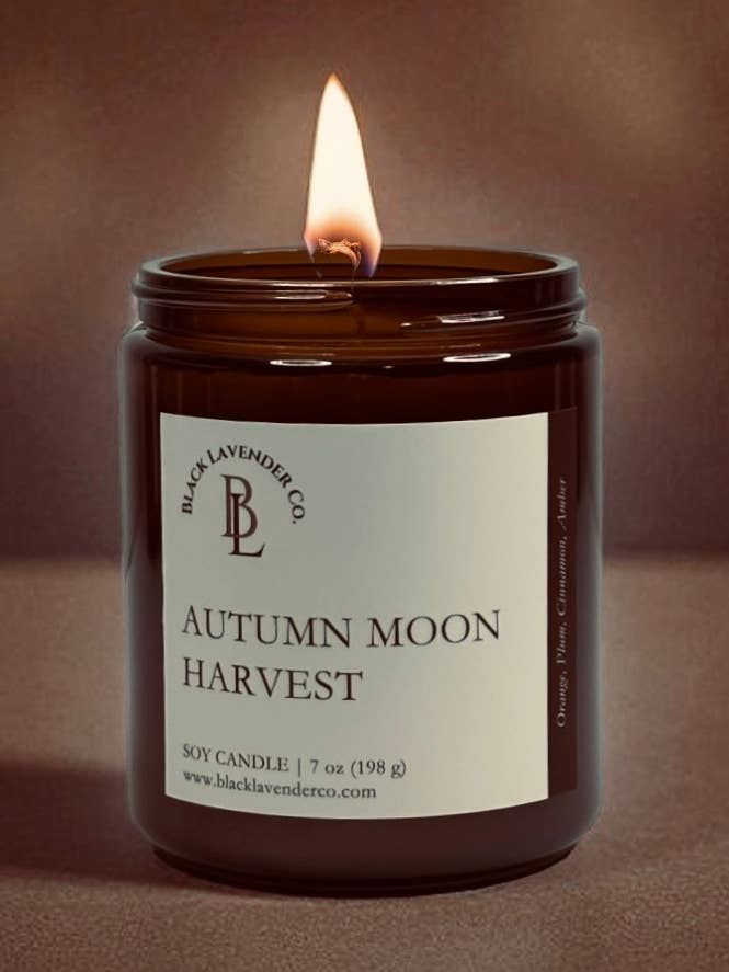 Candela di soia in vetro ambrato da 7 oz. - Raccolto della Luna d'Autunno per la vendita all'ingrosso da parte di Black Lavender Co.