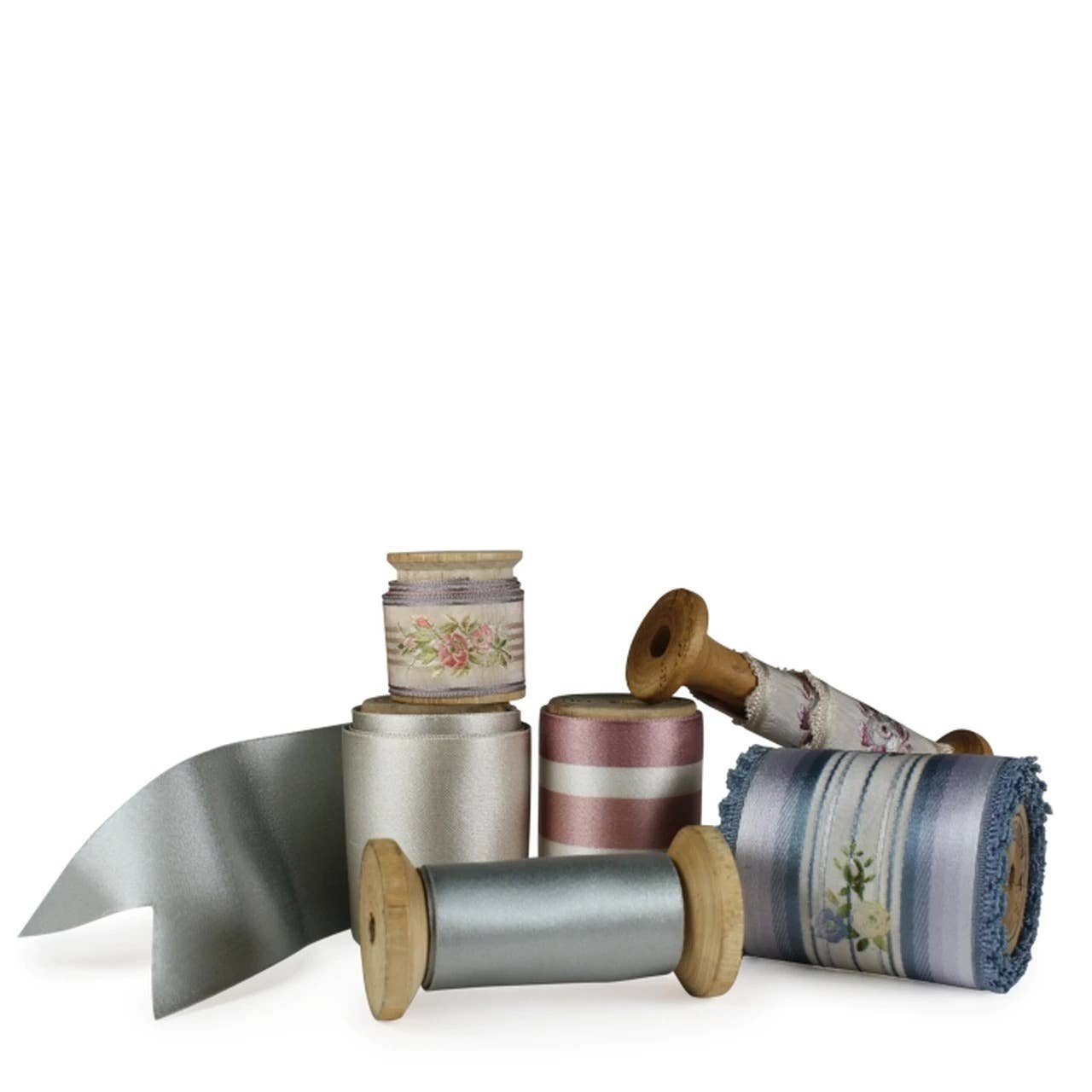 MIDORI Inc. - Wholesale Ribbon - Gift Wrapping - 2 3/4" Vintage Floral Ribbon - Blue1