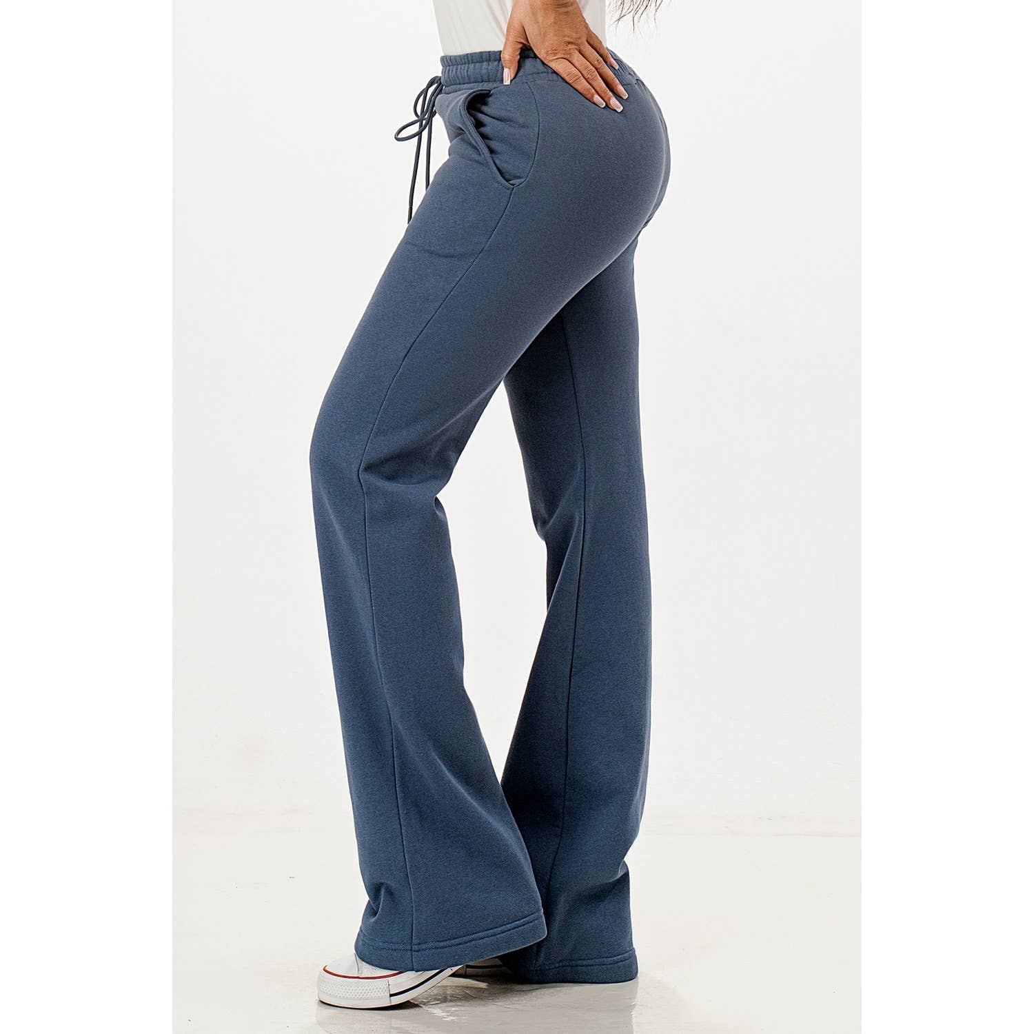 Esmeray Clothing - Wholesale Pants - Women's - CLASSIC DRAWSTRING FLARE SWEATPANTS1