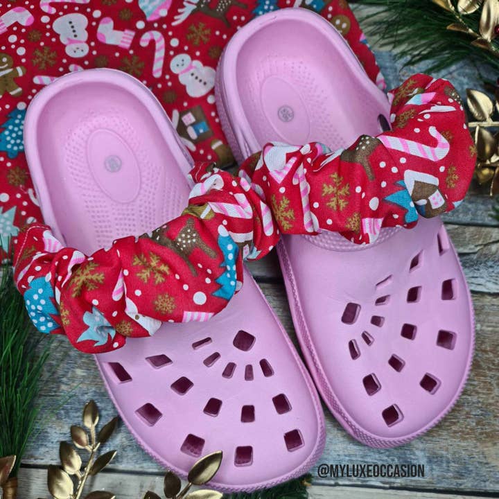 Délices de Noël - Rouge - Cronchies - Chouchous pour vos chaussures - Couvre-bretelles pour la vente par My Luxe Occasion