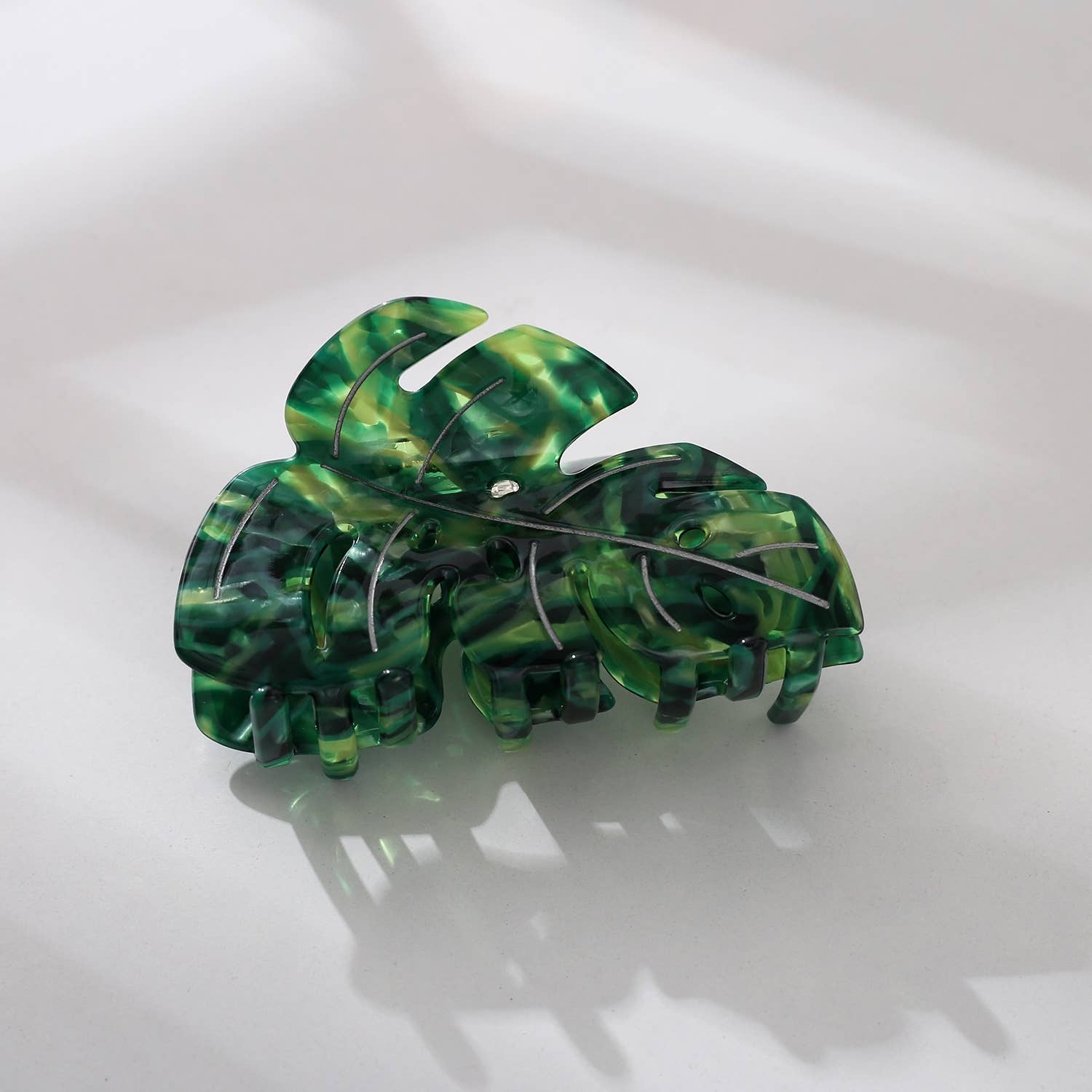 Assorted Monstera Leaf Claw Clip - Large for wholesale on Faire9