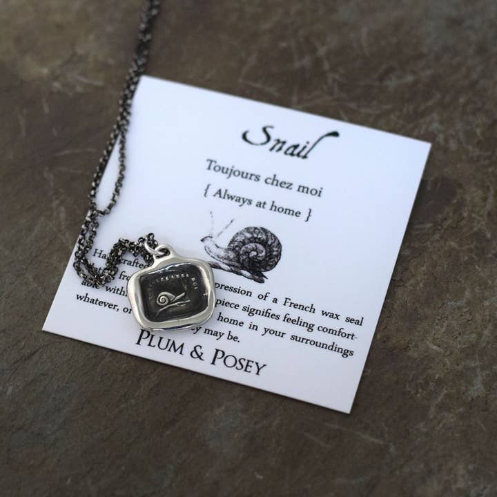 Plum and Posey - Vendita all'ingrosso Collana con ciondolo/pendaglio - Always at Home - Ciondolo a forma di lumaca4