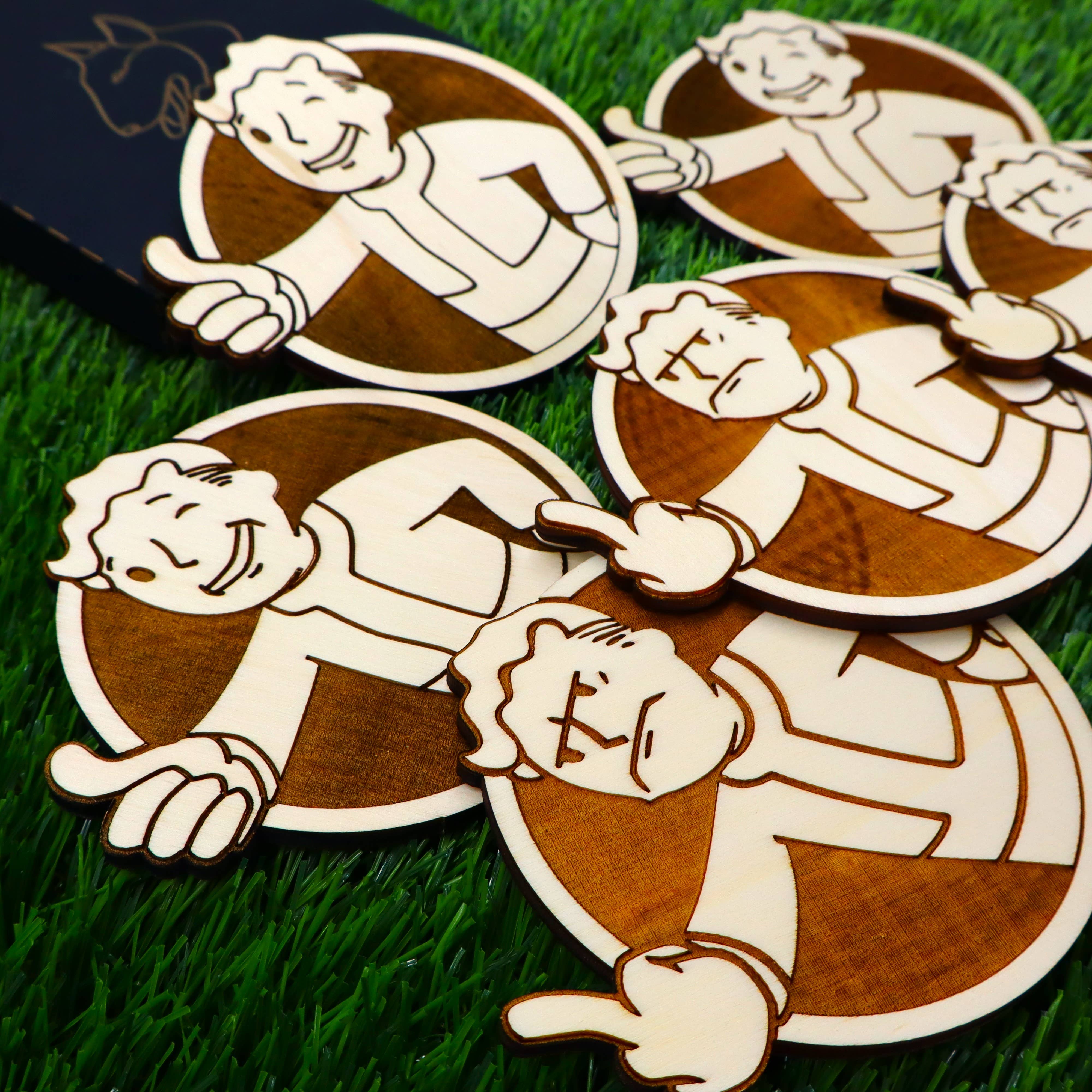 Herbs&Belles – Base de copos por atacado – Porta-copos de Madeira Fallout, Vault Boy Louco, Presente Geek Decoração de Casa5