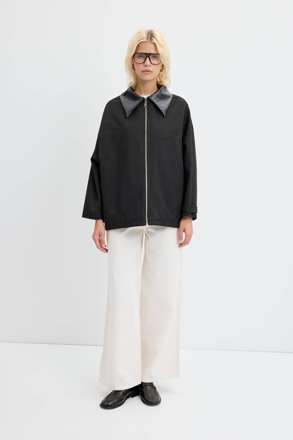 Kadriye Baştürk - Venta al por mayor Chaqueta de cuero - Mujer - Chaqueta de Cuero con Cremallera y Cuello Negro3