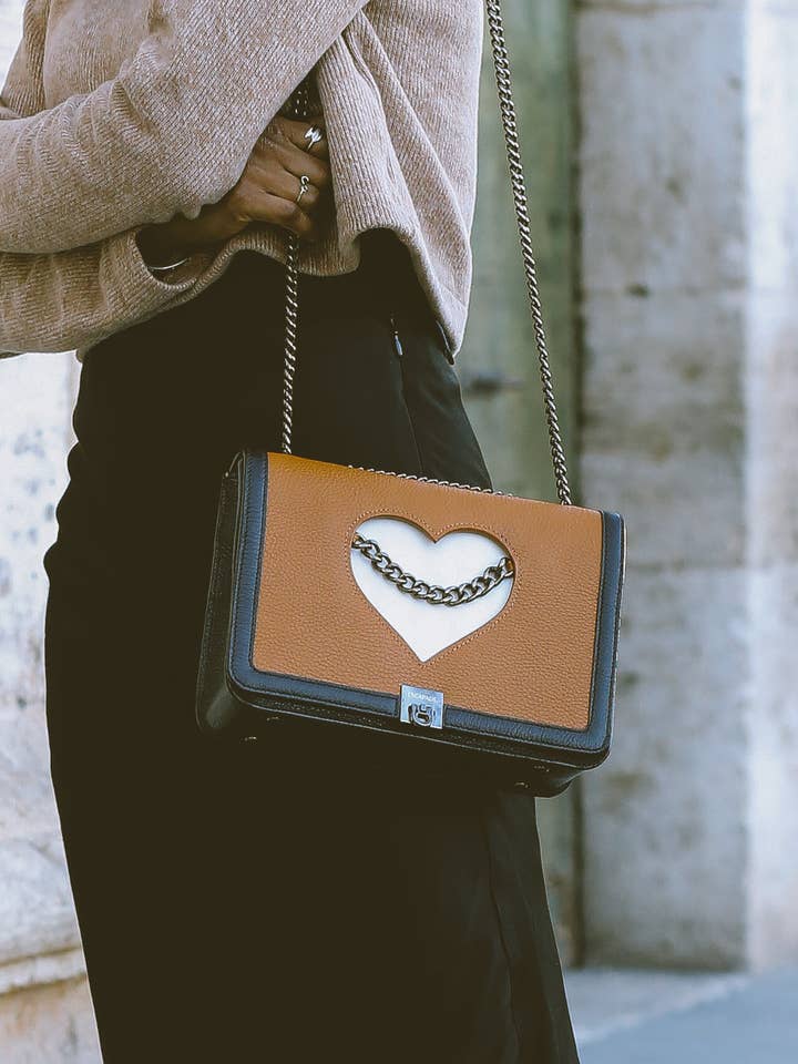 Amour sauvage pour la vente par ESCAPADE