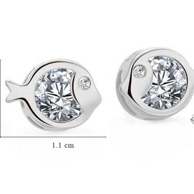 Glimmering Handmade – Großhandel Ohrstecker – Silberne Ohrstecker mit Fisch-Swarovski-Kristallen, symbolisches Geschenk14