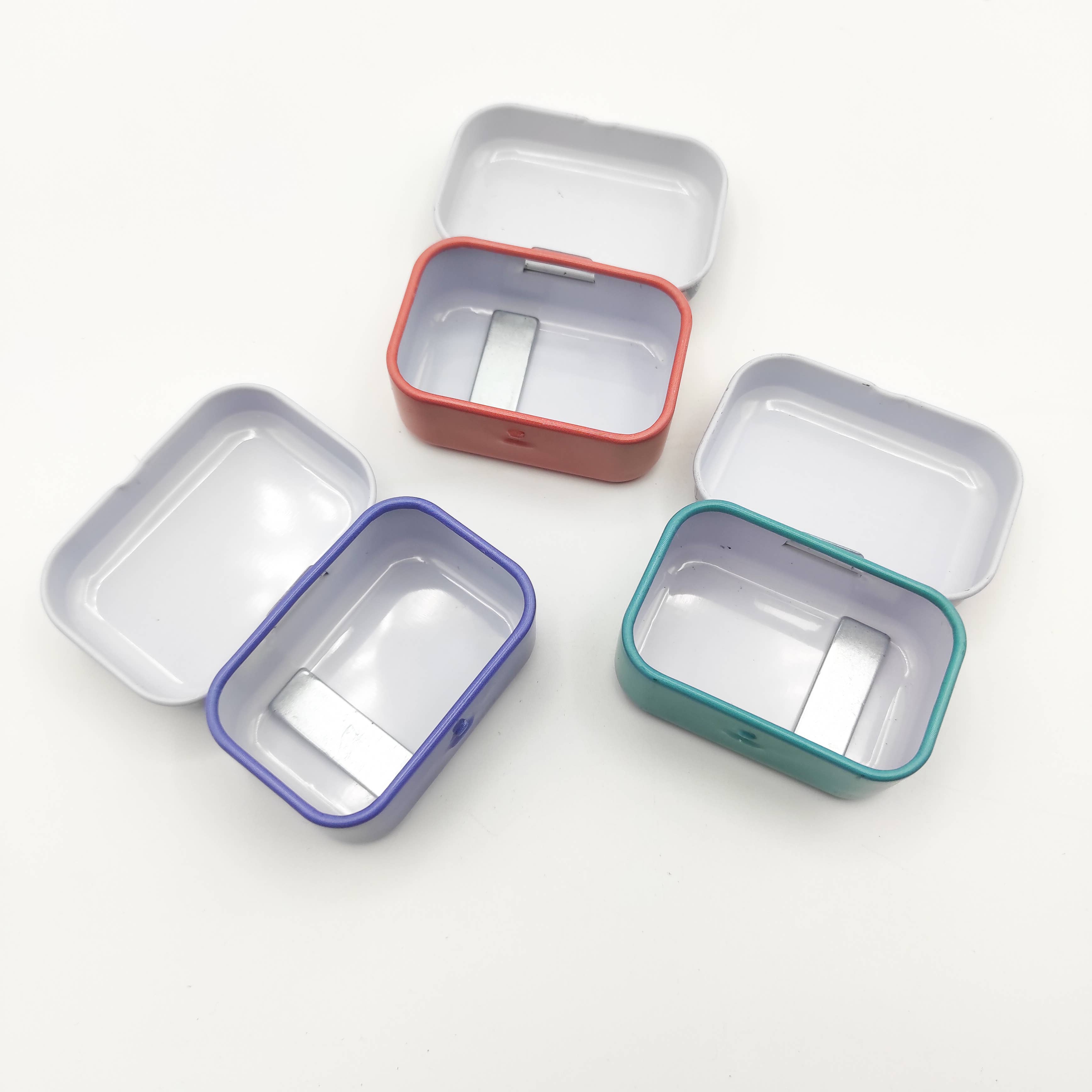 SChandworks - Wholesale Embroidery/Cross Stitch Supplies - Small Magnetic Needle Case 23