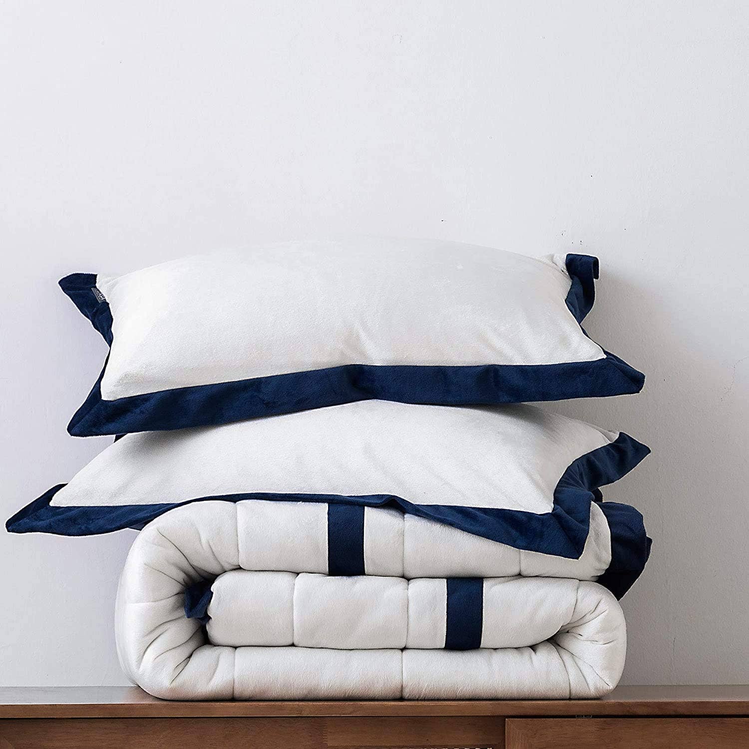 Kasentex - Wholesale Bedding Set - Down Alternative Comforter Set with Plush Microfiber1