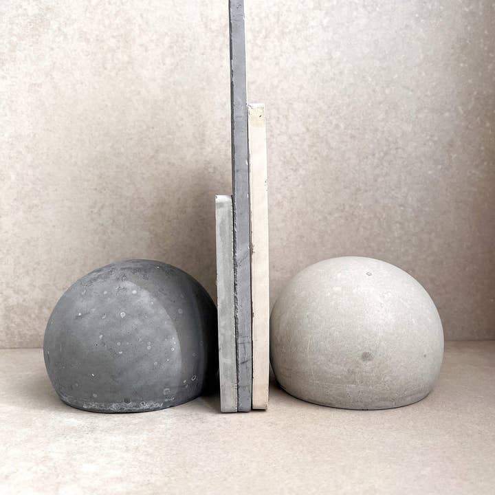 Minimal Loot Design – Suporte para livros por atacado – Suporte para livros em esferas em betão, escultura em bola redonda, decoração de prateleira de pedra, Orbe de cimento, Peso papel, Porta-livro industrial, Decoração de escritório minimalista