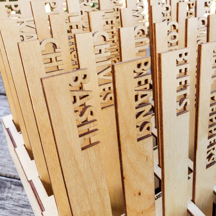 Boîte de présentation Starter+240 piquets de jardin pour la vente par The Rural Home