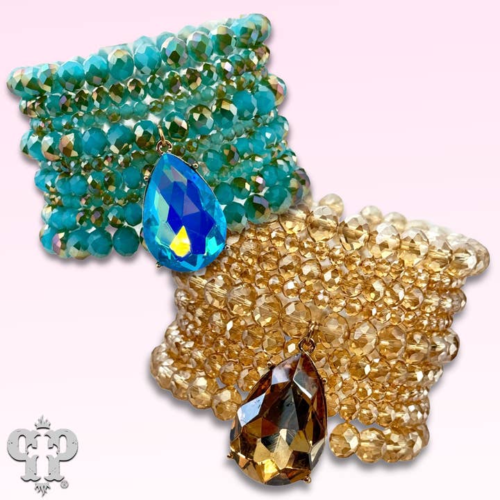 Gefacetteerde kraal negenstrengs armbandenset, strass traanvormige bedel voor wholesale door Pink Panache Brands