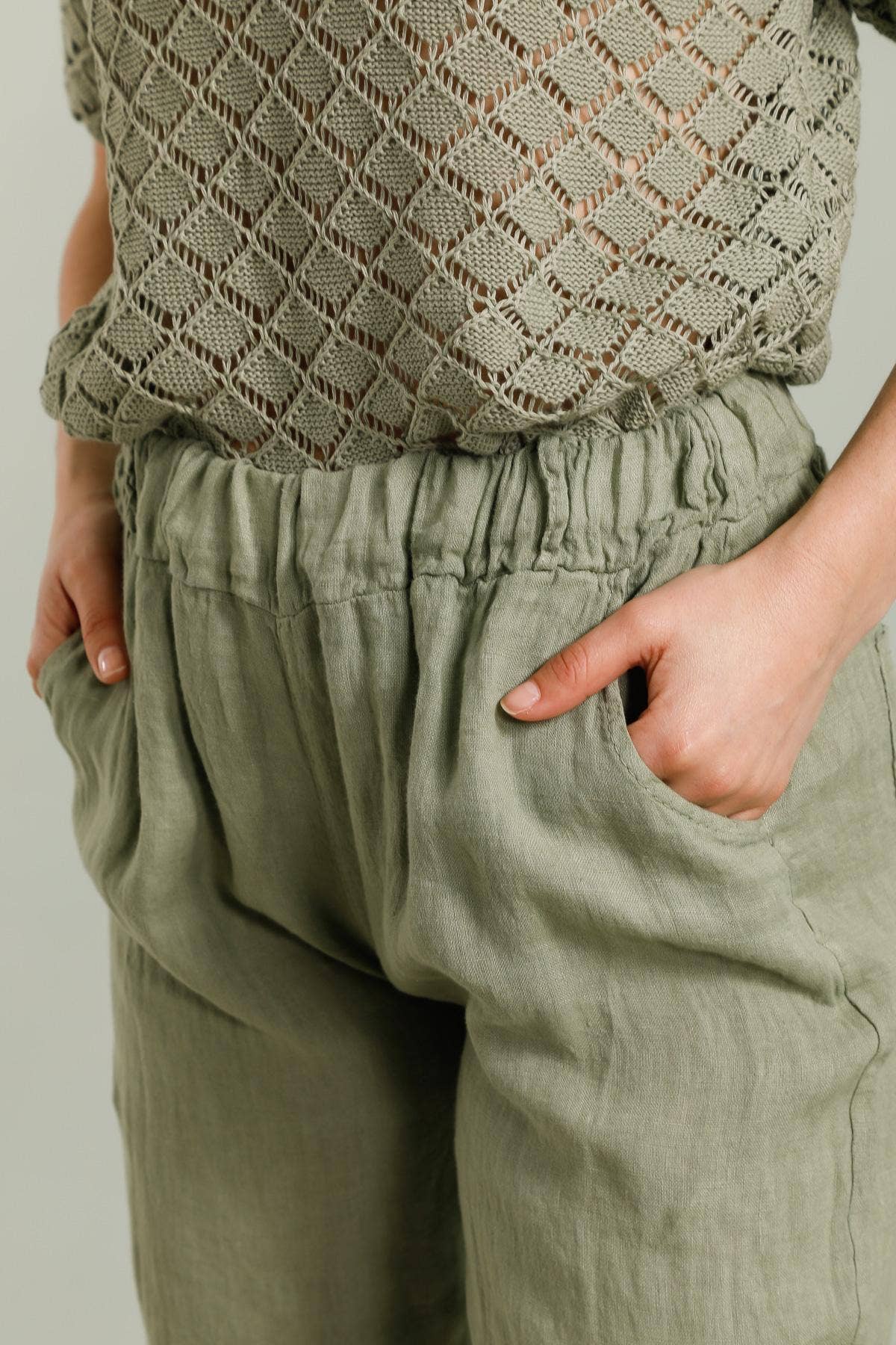 NAÏS PARIS - Wholesale Pants - Women's - Straight elasticated trousers with back pockets, 100% linen7