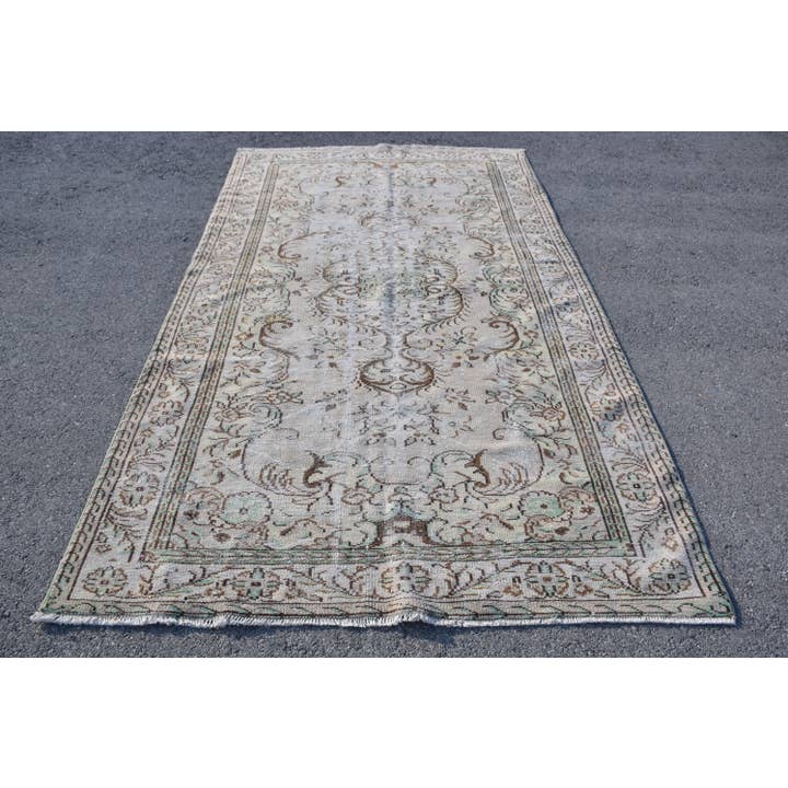 Tapis Vintage, 5,5x9,8 ft Tapis Turc, Tapis Oriental en Laine Beige Marron pour la vente par The Loom Wholesale