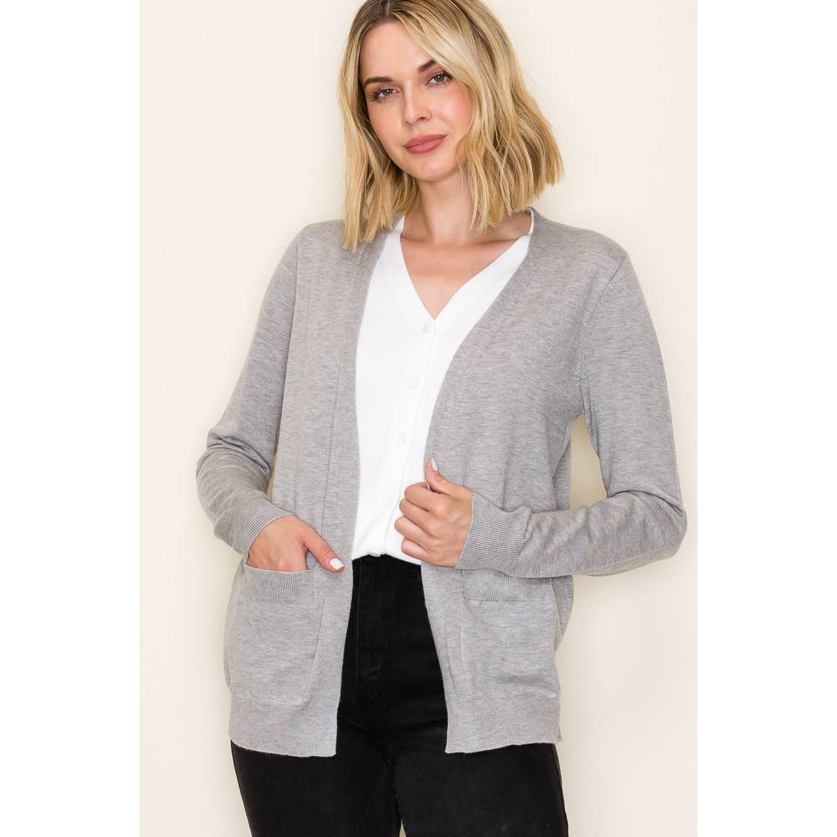 STACCATO - Vendita all'ingrosso Cardigan - Donna - CARDIGAN MAGLIONE SCOLLO A V 2FER15