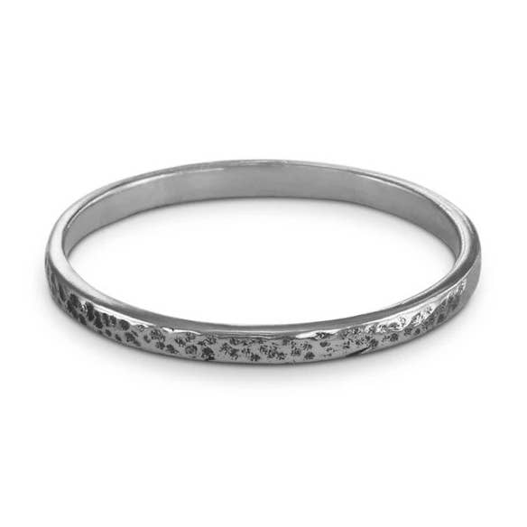 Bague empilable martelée - Argent pour la vente par Lost Apostle