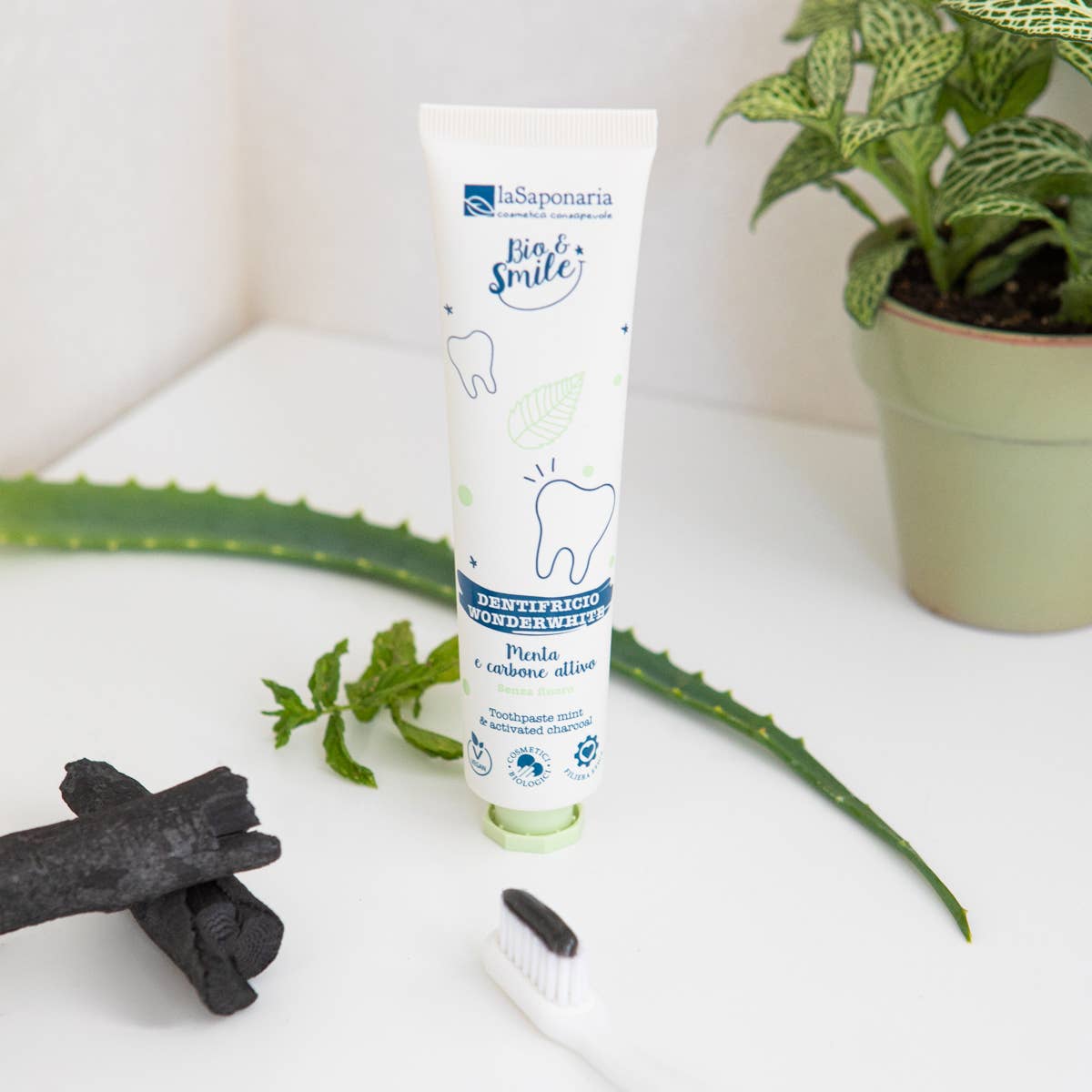 La Saponaria - Wholesale Toothpaste - Wonderwhite Mint & Charcoal Toothpaste (75 ml)1