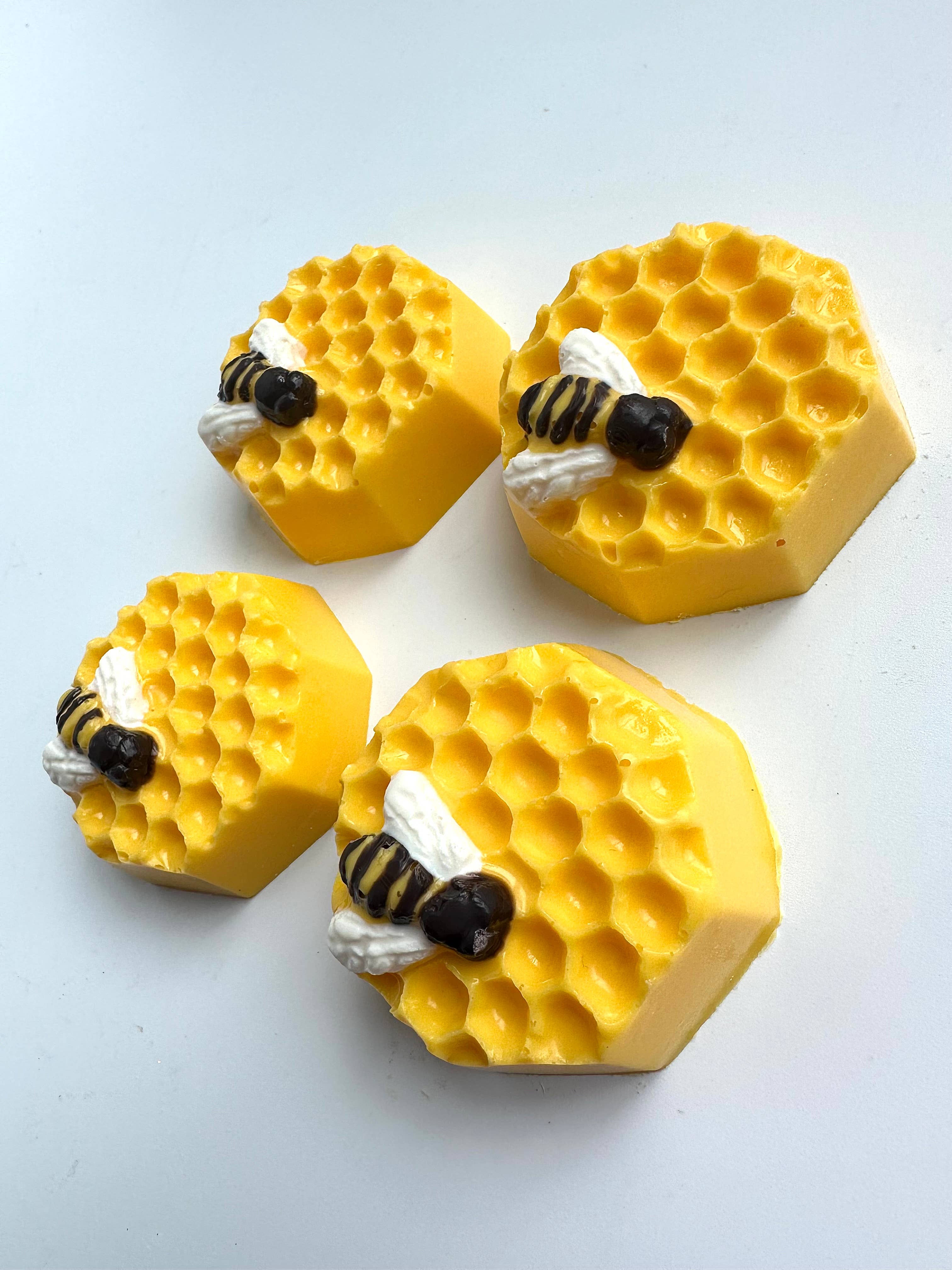 Delightful Chocolates - Wholesale Chocolate Covered Sweets - Bumble Bee Honeycomb Chocolate Covered Oreos4