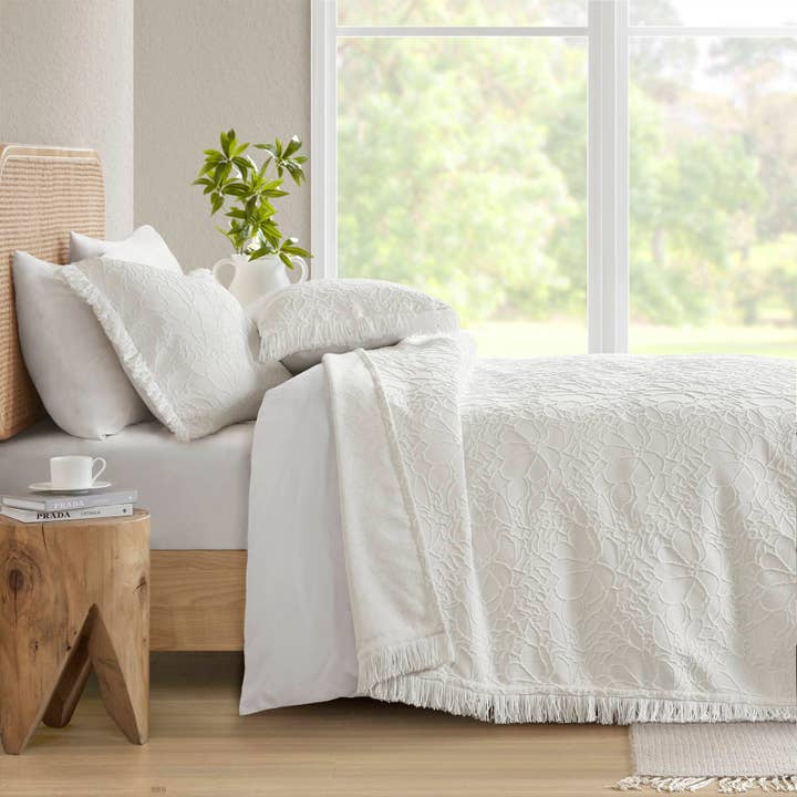 Olliix - Wholesale Bedding Set - 3 Piece Floral Oversized Bedspread Set, White5