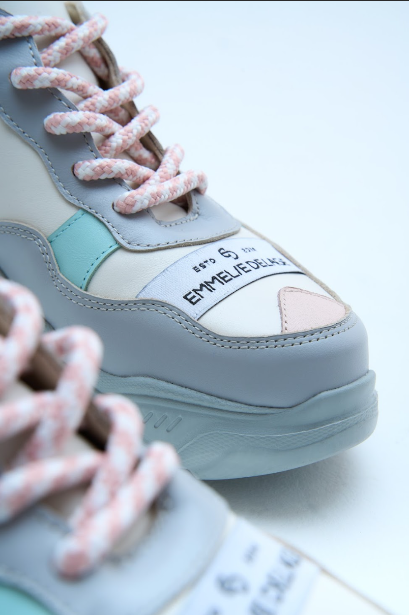 Nenya Fashion Limited - Wholesale Sneakers - Dames - Leather plateau sneakers met veters, zacht en stijlvol6