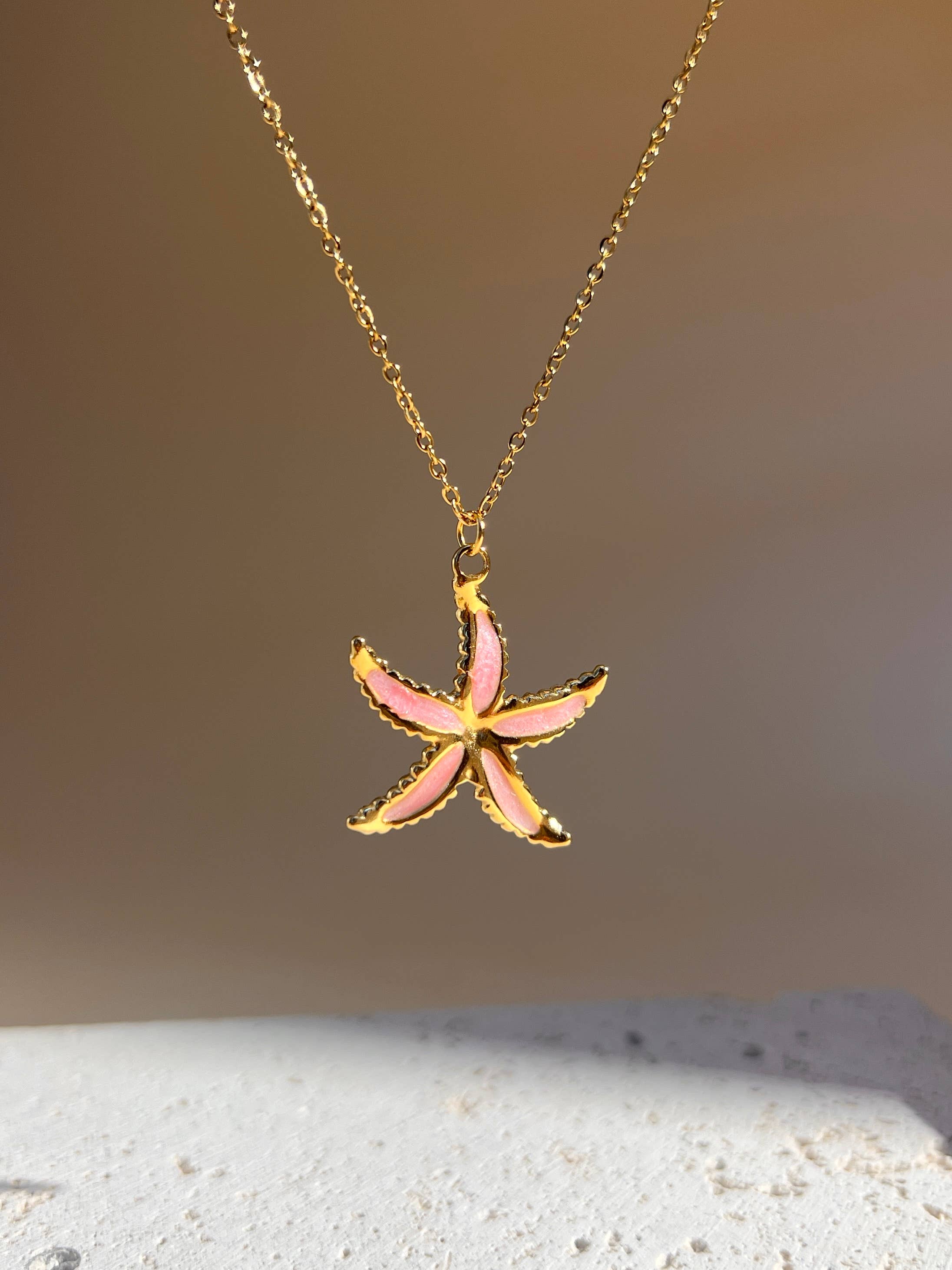 COSMOS - Wholesale Pendant/Charm Necklace - Stainless steel necklace with gold enamel starfish0