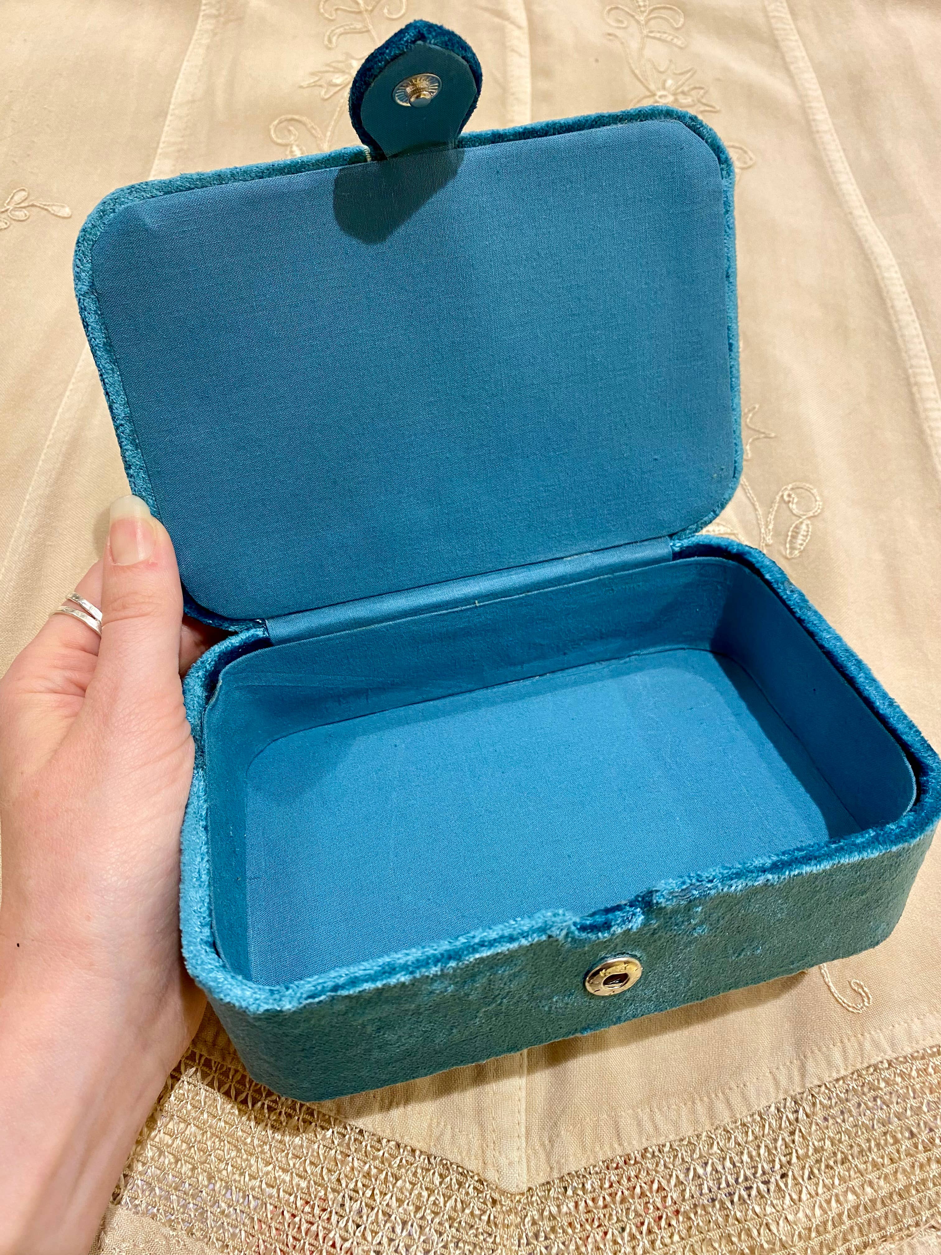Temple of Treasure - Wholesale Jewelry Box/Organizer - Fae in Blue Velvet Jewellery Box5