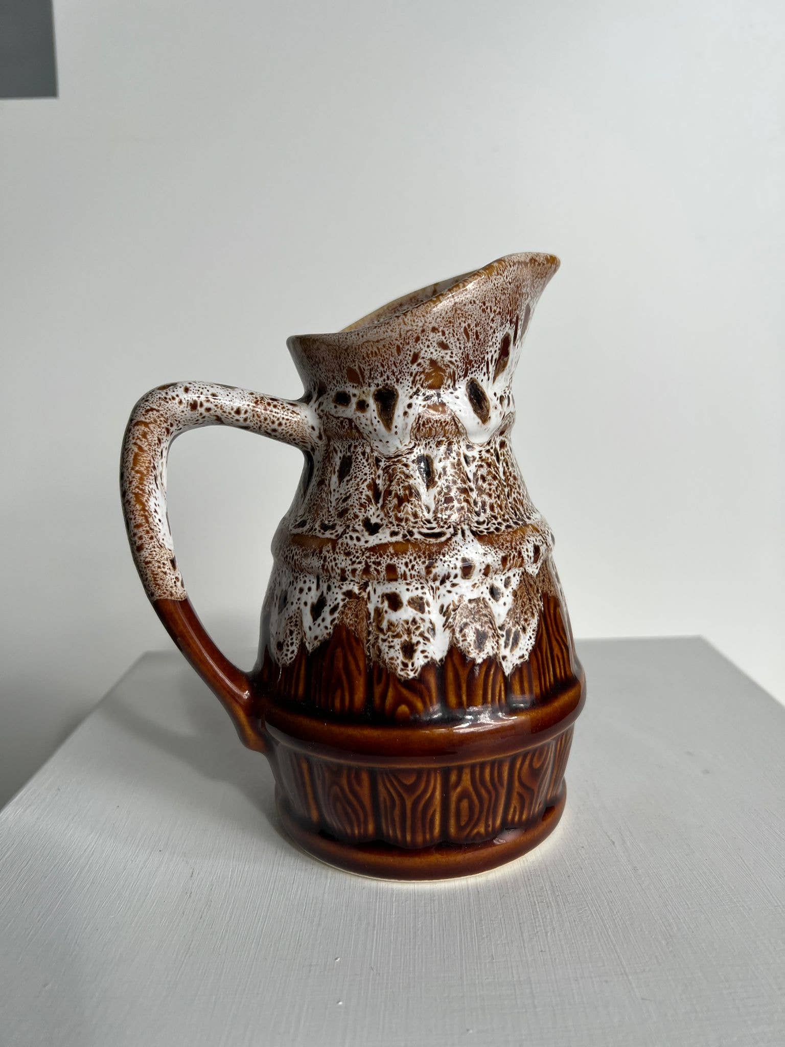 Office Objets – Objeto de mesa decorativo por atacado – Pequena jarra decorativa cerâmica vidrada com motivo de barril de cerveja21