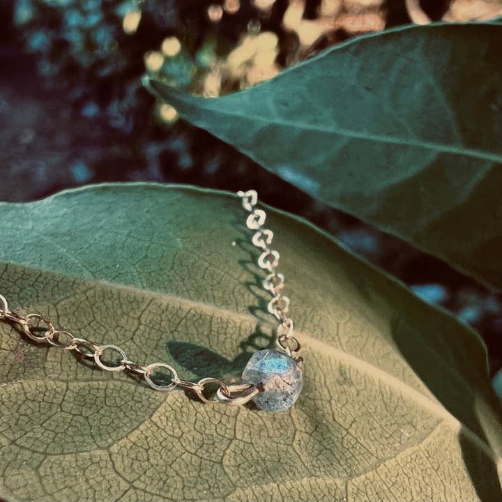 Collier Ras-du-Cou Fin en Labradorite pour la vente par Kindness Gems