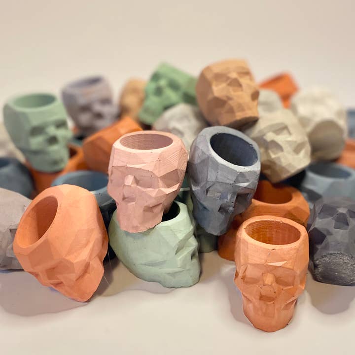 NATURAL BY HAGELSIEB – wholesale Plant pot – CONCRETE MINI SKULL4