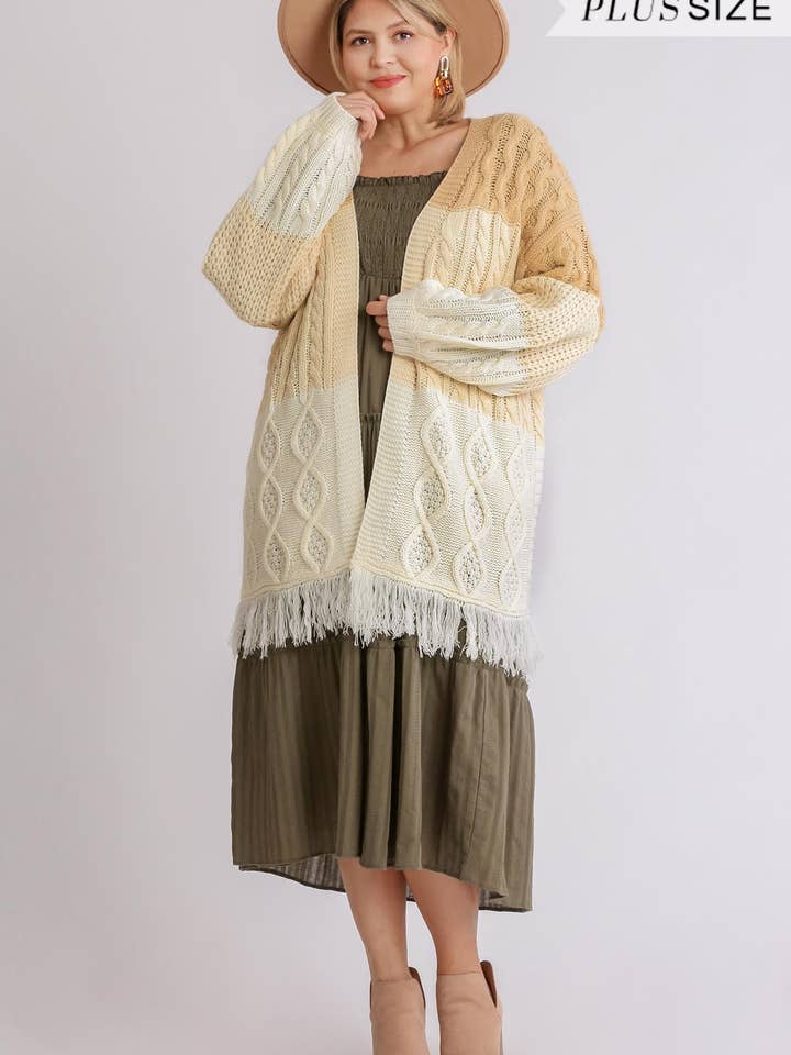 Cardigan ouvert en tricot patchwork avec ourlet effiloché pour la vente par Fashion Quality Boutik