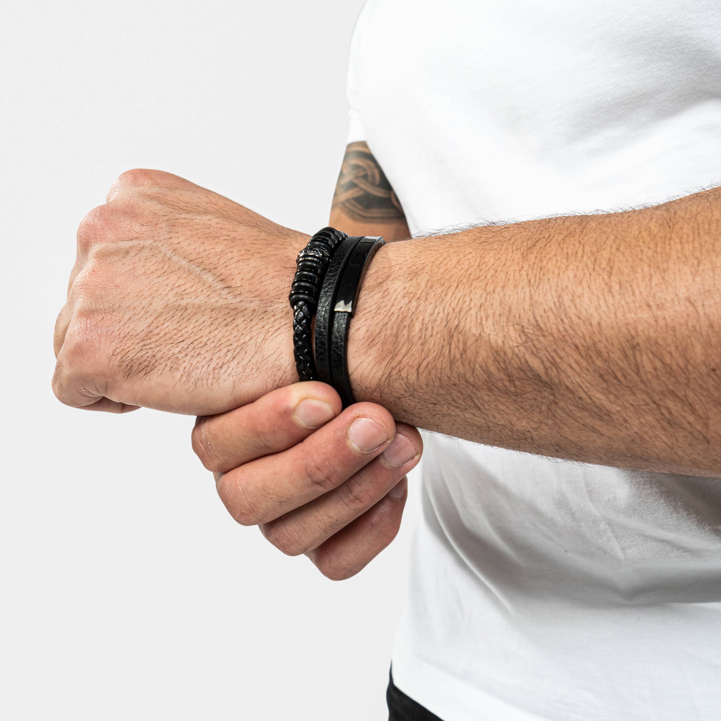 SERASAR – Engroshandel Armbånd – Læderarmbånd 'Shine' i sort med magnetlås3