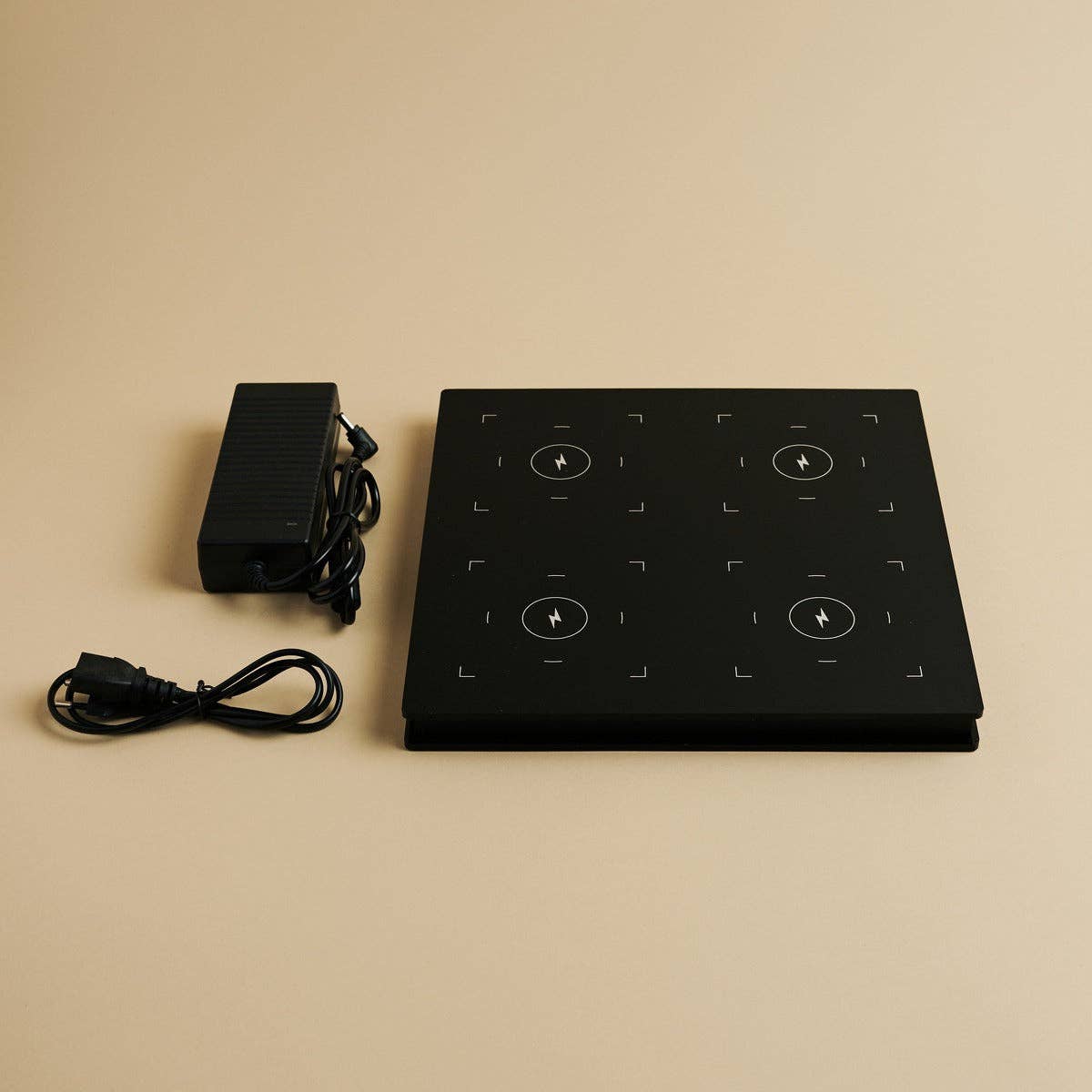 Tavellio - Wholesale Charging Cable - Amstel Station Professional Wireless Charging Station with 4 Charging Ports | Easy & Functional with Qi-Technology2