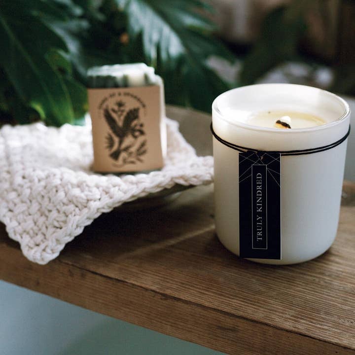 Crème Dreams Bougie 16oz pour la vente par Truly Kindred