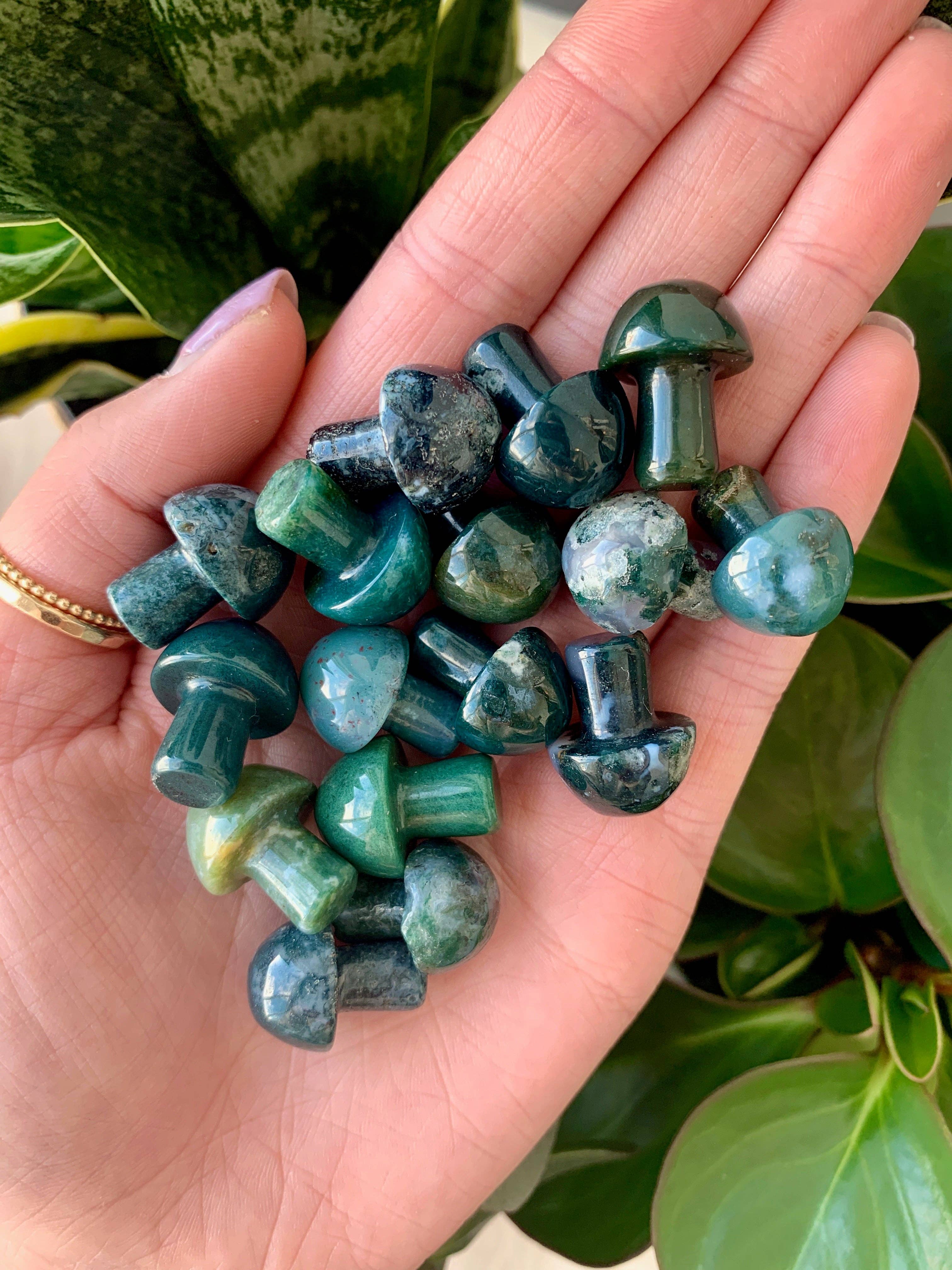 Crystal Vibes Inc. - Vendita all'ingrosso Pietra/cristallo spirituale - Mini intagli a forma di fungo6