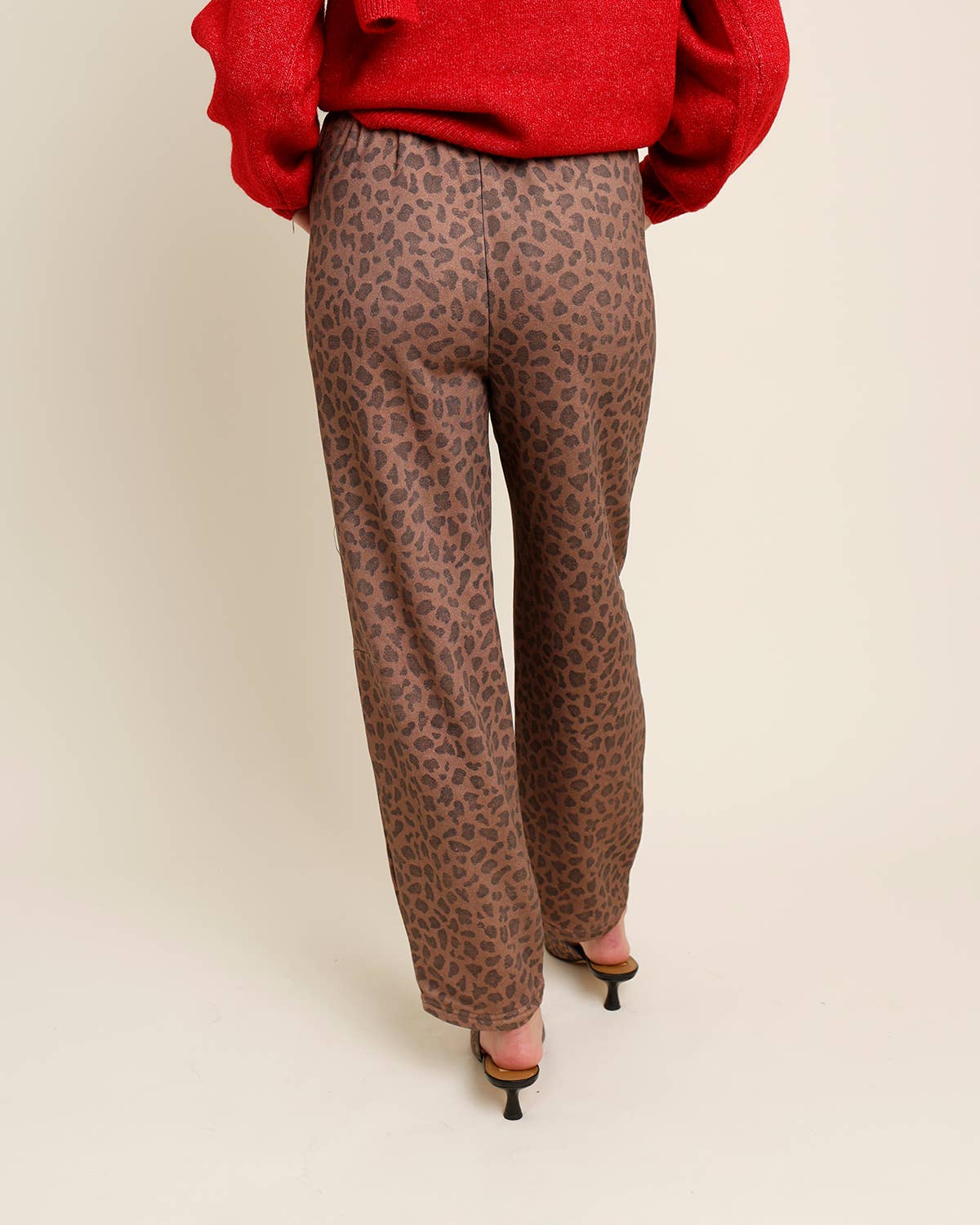 The Hip Eagle - Wholesale Lounge Sweatpants/Joggers - Women's - HIP LEANING INTO LEOPARD BARREL JOGGER3