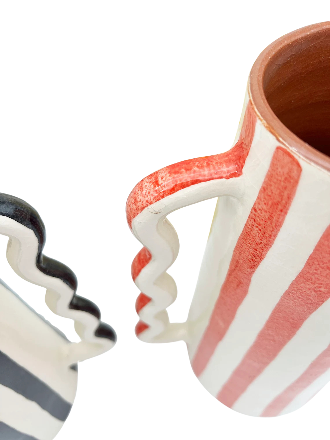 LeBazare - Wholesale Pitcher - Pichet en céramique peint à la main – Couleurs et rayures blanches (1L)10