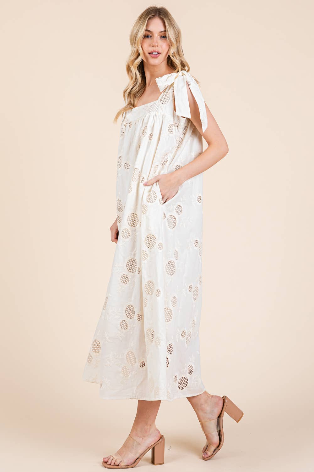 GeeGee x Lovelo – wholesale Dress – Women's – Sunflower Eyelet Lace Midi Sundress, OD513401