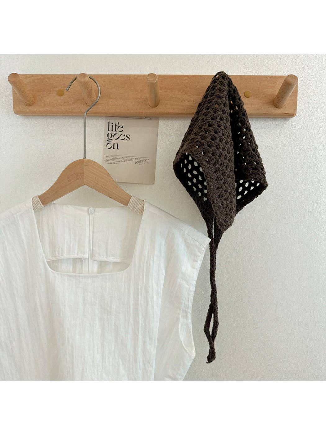 Funkyrel® Atzbranding Limited – Cachecol - Mulher por atacado – Scarvii - Lenço Triangular Vintage em Malha com Padrão de Aberto3