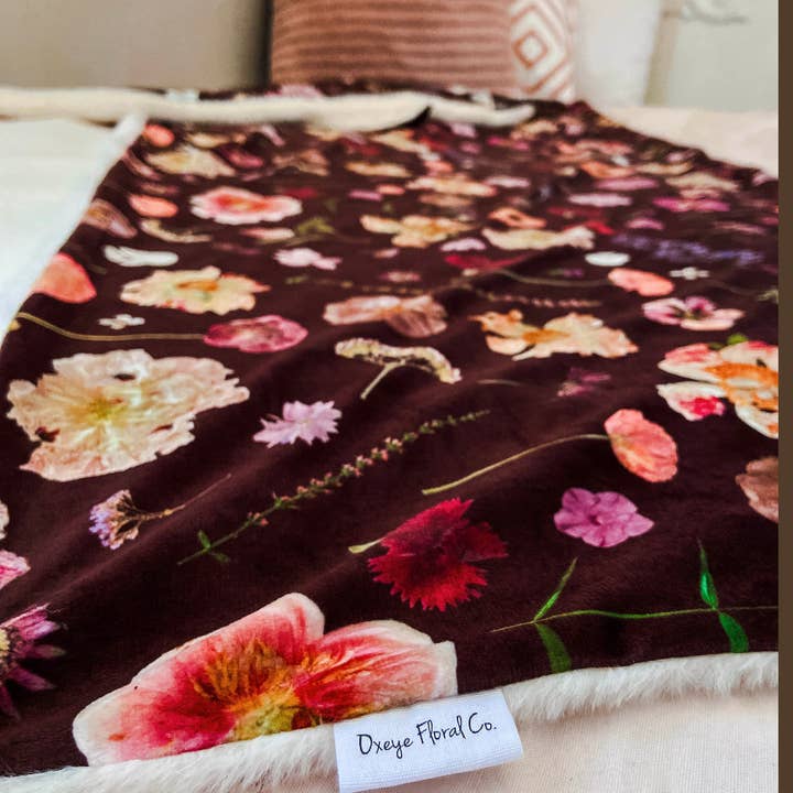 Oxeye Floral Co. - Wholesale Throw Blanket - Blush & Burgundy Throw Blanket3